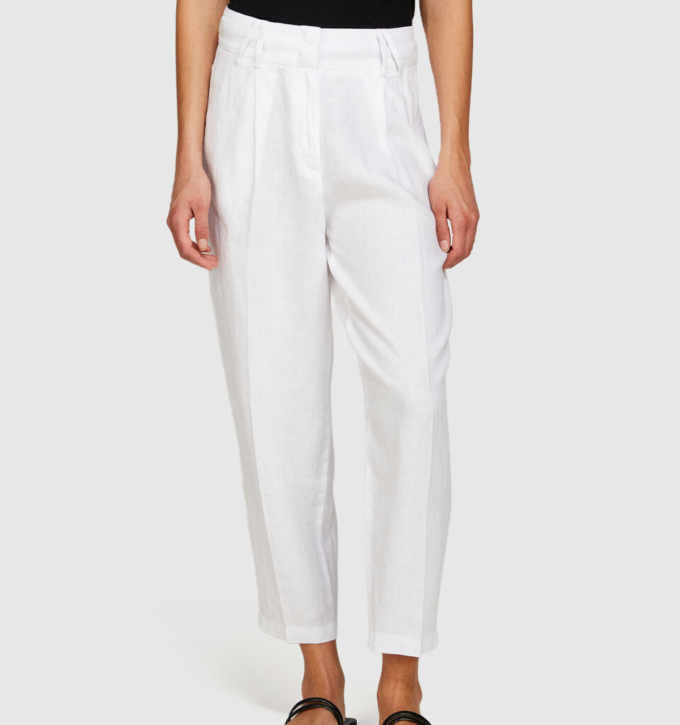 100% linen barrel leg trousers - women's carrot fit trousers - White | Sisley image number 4